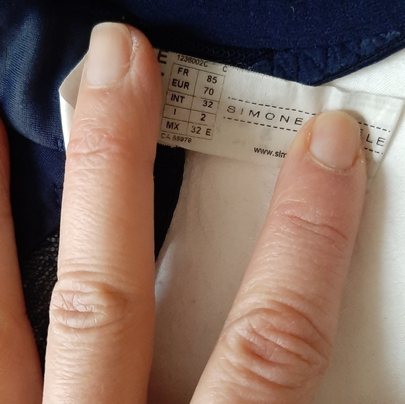 Simone Perele 32DD - Picture 4 of 4